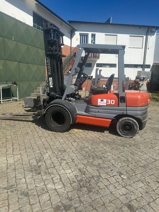 Venda de Empilhador Toyota 3 T