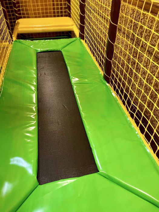 Продам лабіринт з батутом