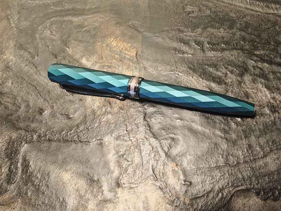 Pióro wieczne Hongdian N11 Blue Polygon