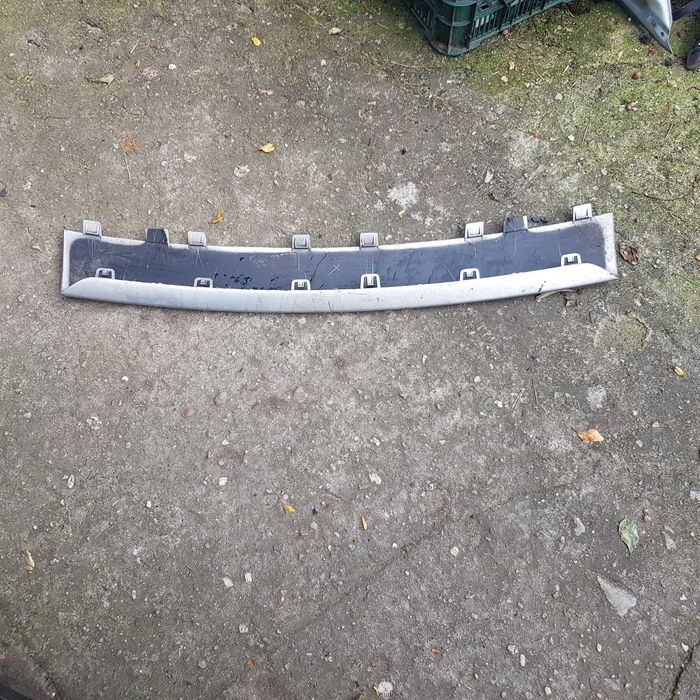 listwa zderzaka przód Jeep Cherokee 2011-