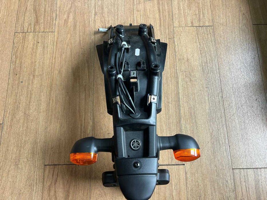 SUPORTE MATRICULA OEM YAMAHA XSR 7 0 0 1 6 – 2 0
