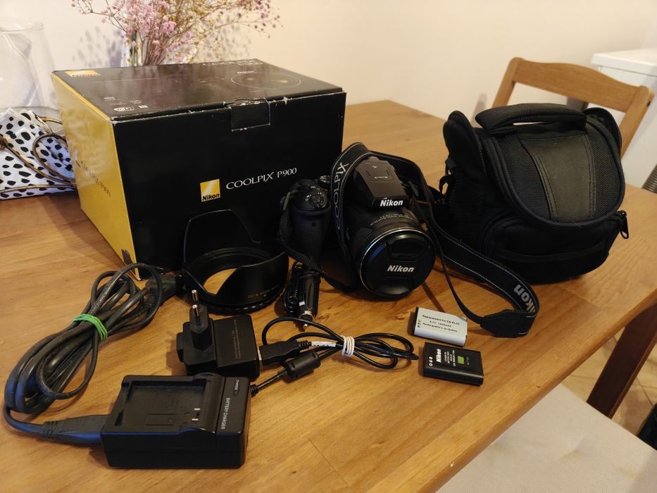 Nikon Coolpix P900 83x zoom + torba + 2 baterie stan idealny + dodatki