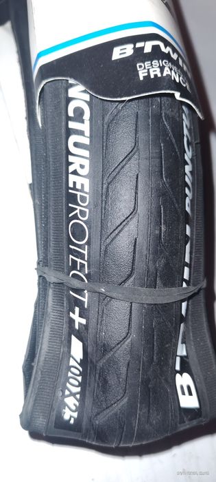 Sapatos speed (25) euros) e Pneus - 4 Pneus: 2 BTWin 25 x 700 (roda 2