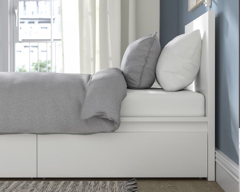 Cama individual ikea MALM e colchao