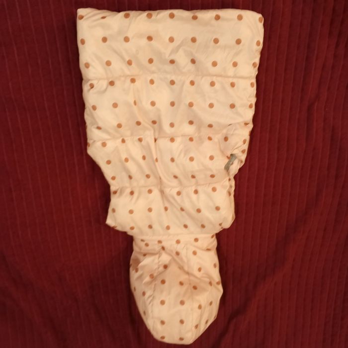 Продам 2 дитячі жилетки.