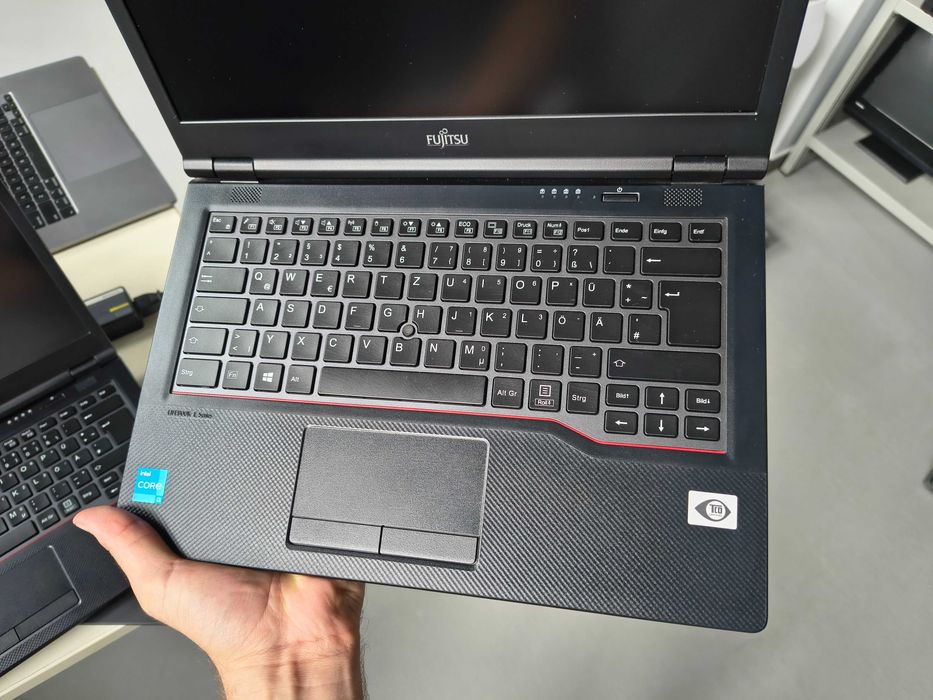 Сучасні під офіс Fujitsu E5411 (Core i3-1115G4/16Gb-DDR4-256Gb-SSD)