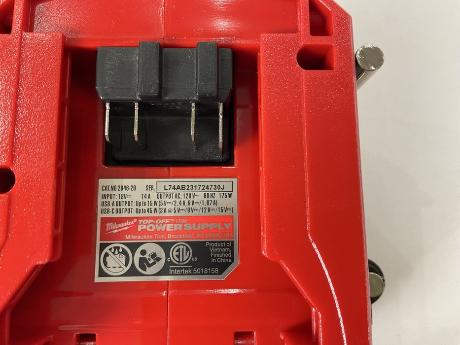 Портативный инверторный блок питания Milwaukee M18 2846-20 175W USB-C