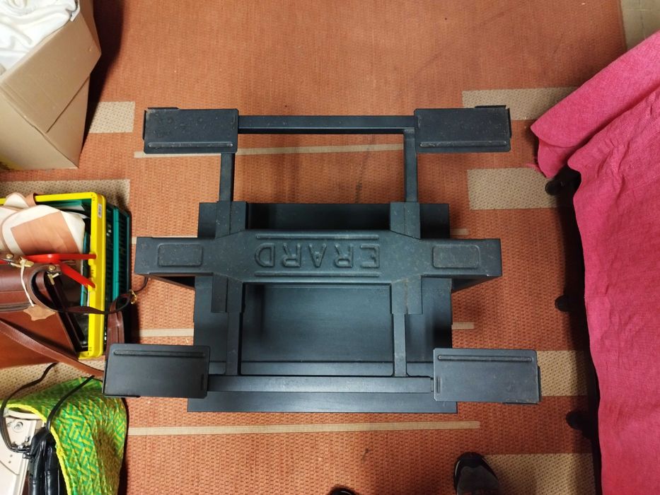 Suporte Metálico Preto para Televisão