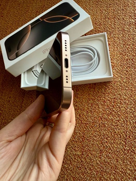 iPhone 16 Pro 256Gb Tytan pustynny