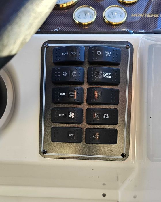 Катер Monterey 276 CR с лафетом в идеальном заводском состоянии