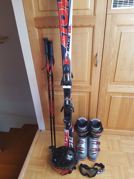 Narty Atomic, buty Salomon, kask Carrera - zestaw