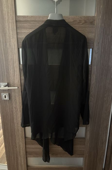 Czarna narzutka Monki M