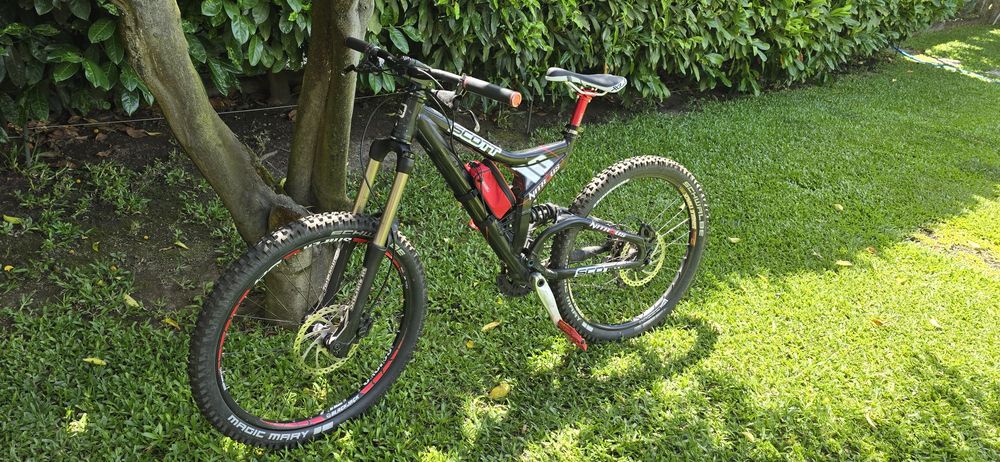 Bicicleta downhill  scott nitros 10