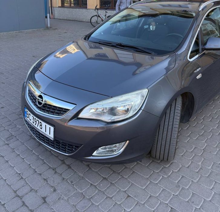 Продам Opel Astra j