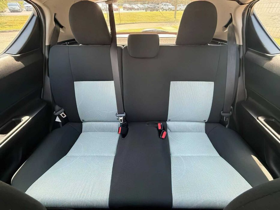 Toyota Prius c      2016
