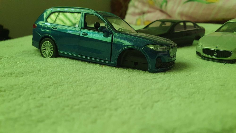 Автошрот з моделей 1/43.кузова Diecast, нутрянка колеса и тд,..