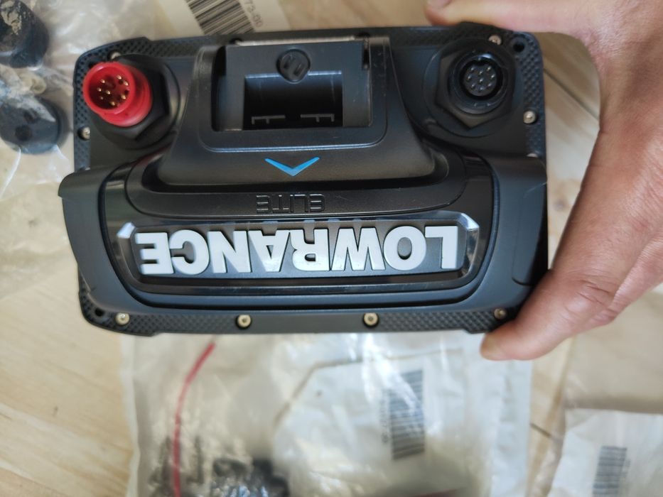 Nowy Lowrance Elite-5 Ti + TotalScan sonda przetwornik – dotykkowy