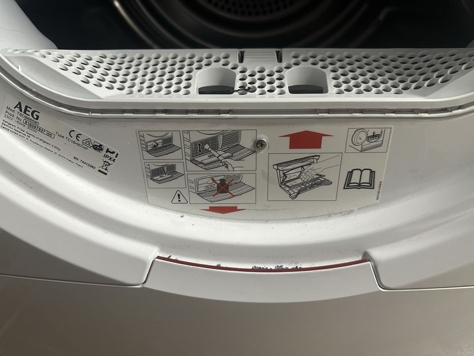 Сушильна машина AEG 8kg