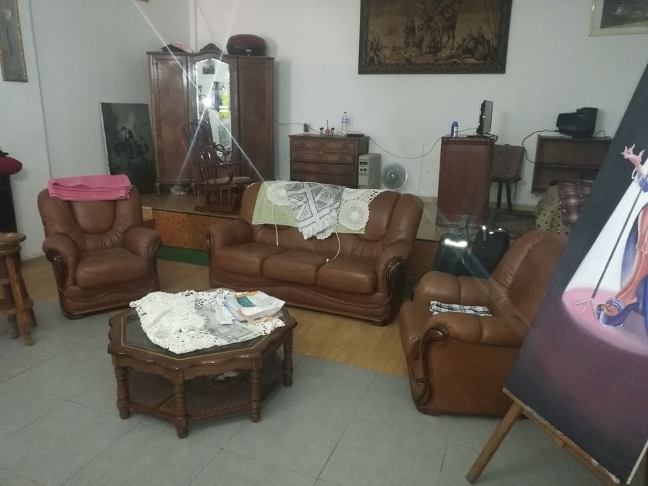 SOFÁS em PELE 2 Cadeirões