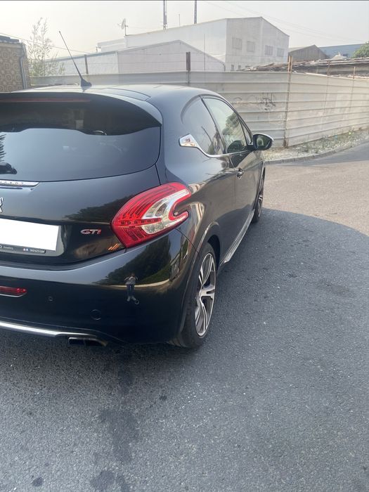Peugeot 208 GTI 1.6 — photo 5