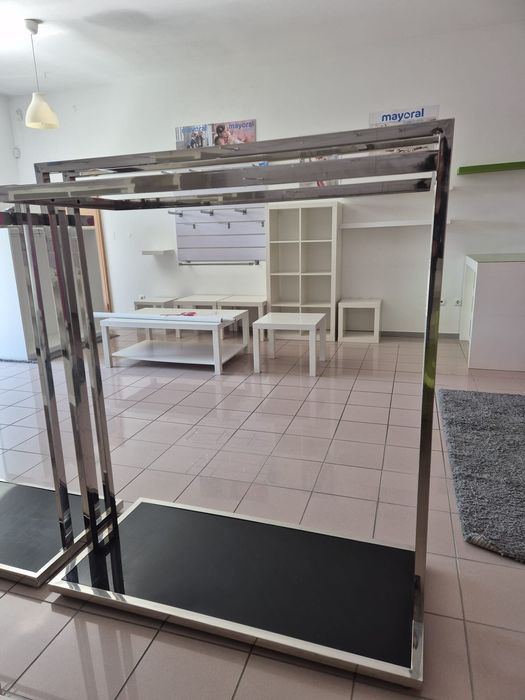 Expositores metálicos