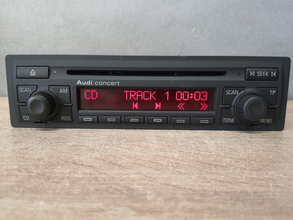 Radio samochodowe Audi Concert II płyty CD, A6 C5, TT, A2, A3 8L + kod 22cm Zadbane 4B0 Chowane gałki