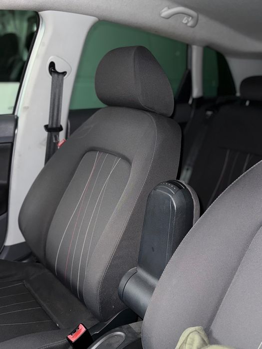 Carro em muito bom estado sem nada a fazer muito economico a gasolina