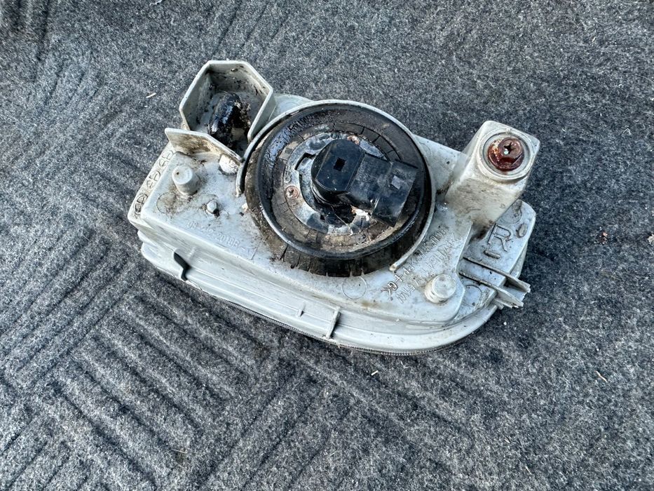 Противотуманна Фара Toyota Land Cruiser 98-2008р. Оригінал