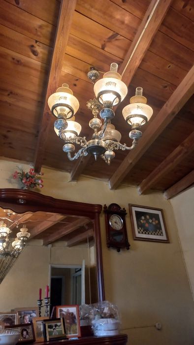Vendo mobilia sala impecavel em cerejeira.4 cadeiras e 3 sofas.u