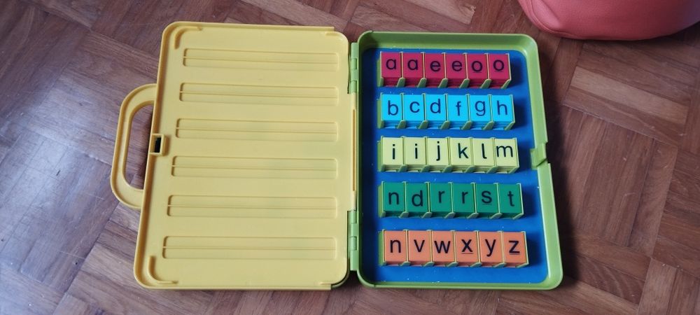 Brinquedo educativo para aprender Inglês