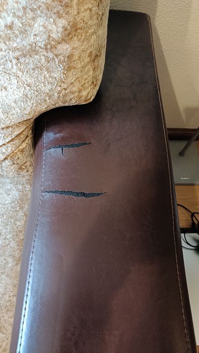 Sofá em veludo Astrakan e pele sintética