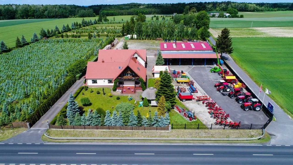 Dom i zabudowa gospodarcza, gospodarstwo na działce 7500 m.