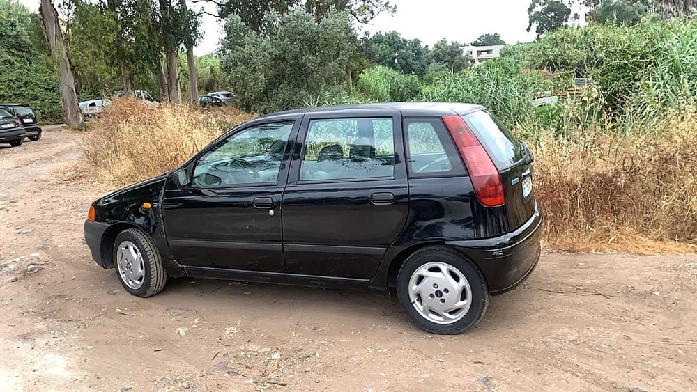 Carro fiat punto 96