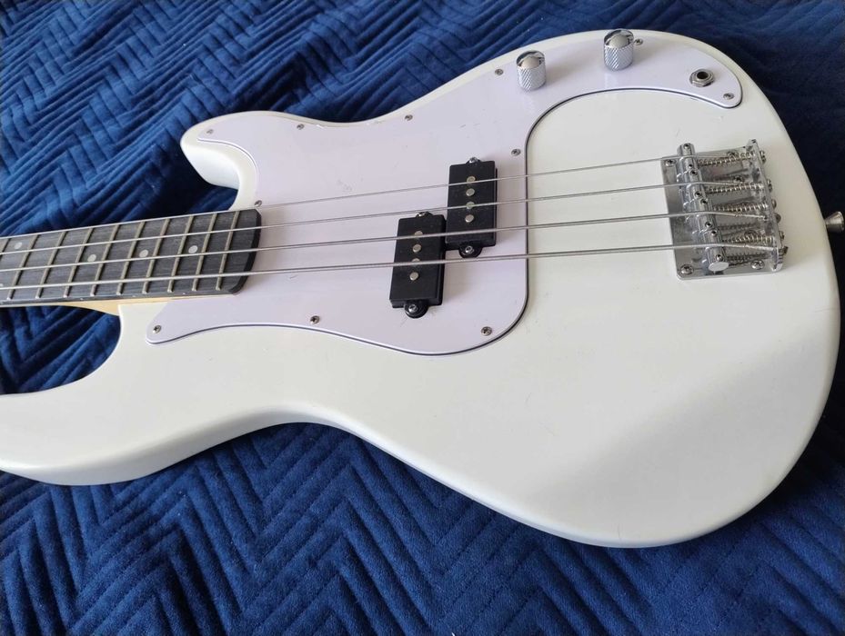 Gitara basowa typu PRECISION BAS