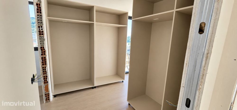 T2 Novo com Varanda e Garagem em Nogueira, Braga | 359.000 €