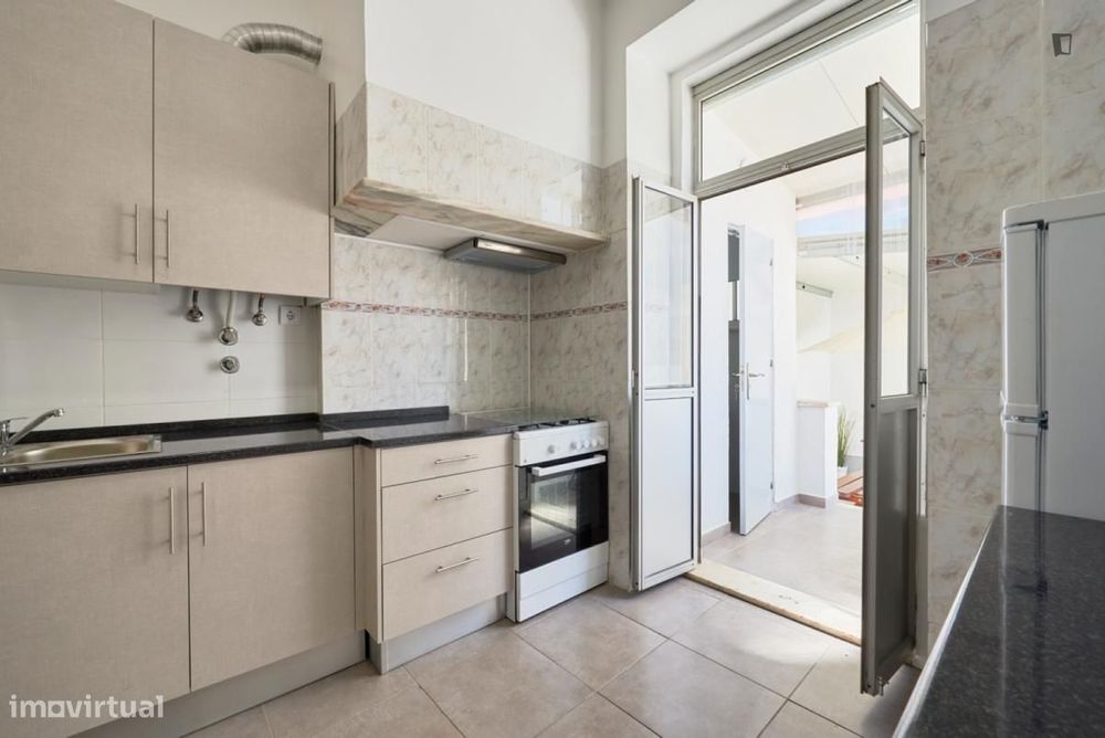 Quarto - localizado em Penha de França Lisbon