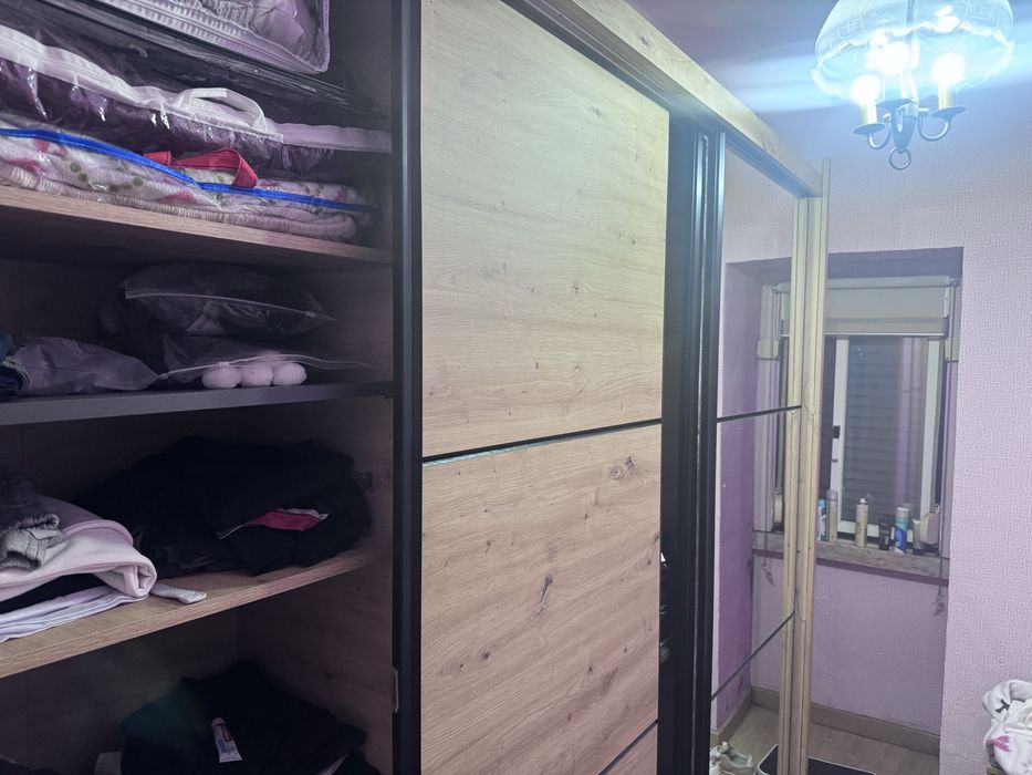 Roupeiro modelo ikea em muito bom estado