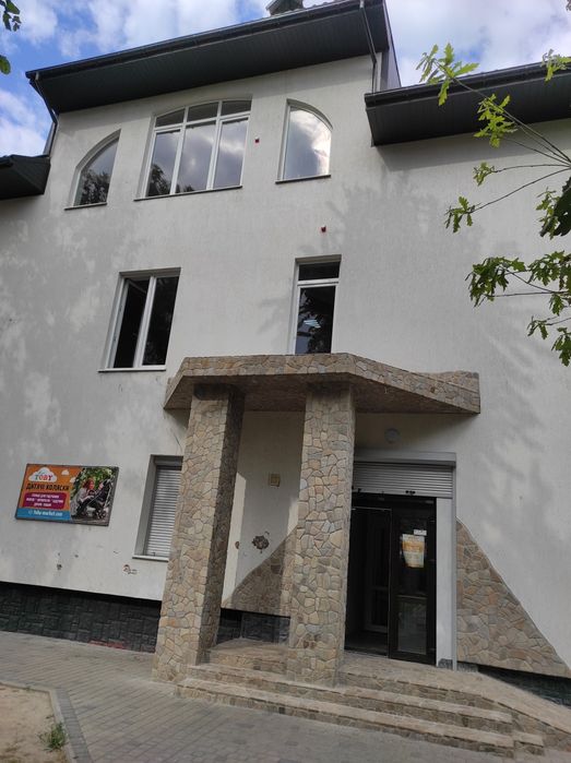 Оренда комерційних приміщень в м.Нововолинськ від 50 до300 м.кв.