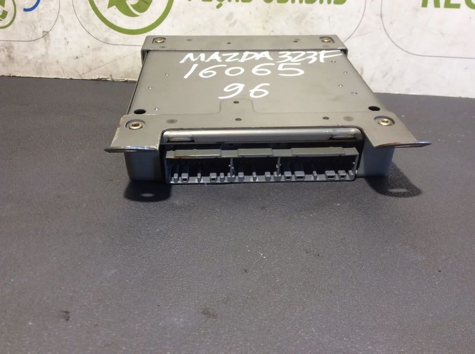 Centralina Motor Mazda 323F ano 1996 1.5 gasolina Z5715F18881E 2T84976