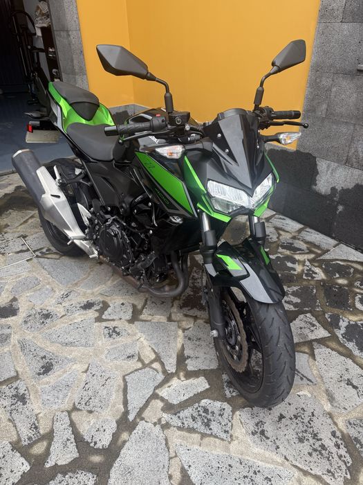 Kawasaki Z400 (2022) — Apenas 3.000 km — Como Nova