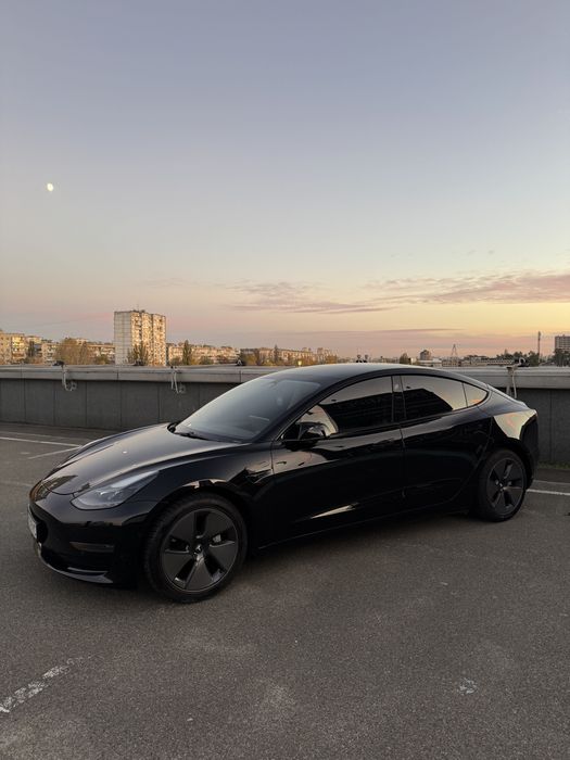 Tesla model 3 2021
