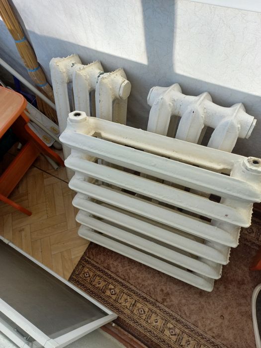 Продам чугунные батареи