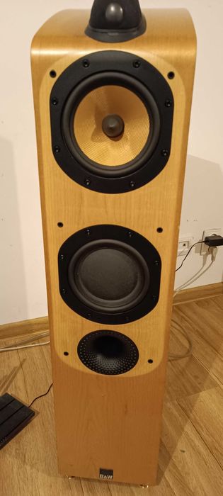 Bowers &Wilkins 704