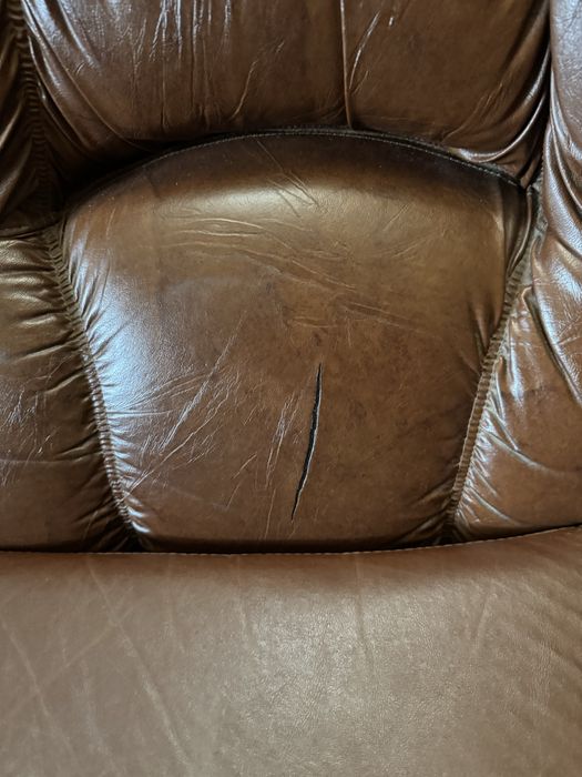 Conjunto de 3 sofás em pele cor castanha