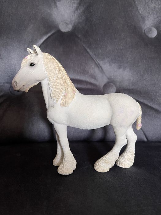 Продам фигурку лошади Schleich