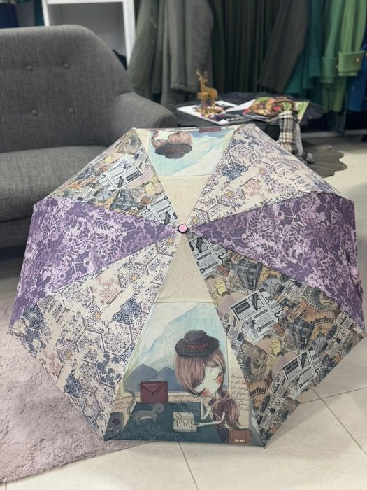 Chapéus de chuva novos com etiqueta