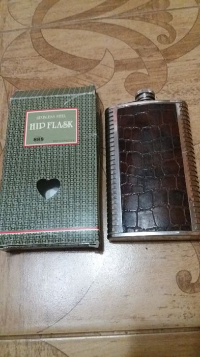 Фляга для коньяка