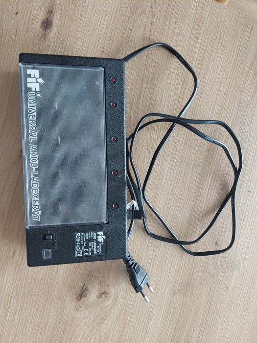 Ładowarka do akumulatorków AA AAA