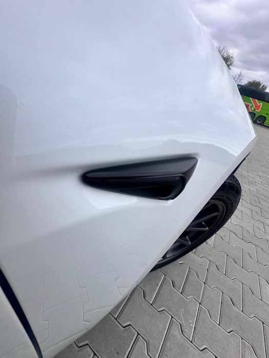 Tesla mоdel 3  2020 рік