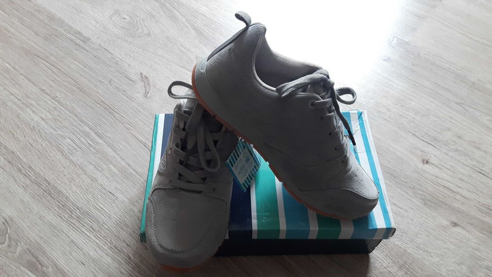 Buty sportowe-adidasy